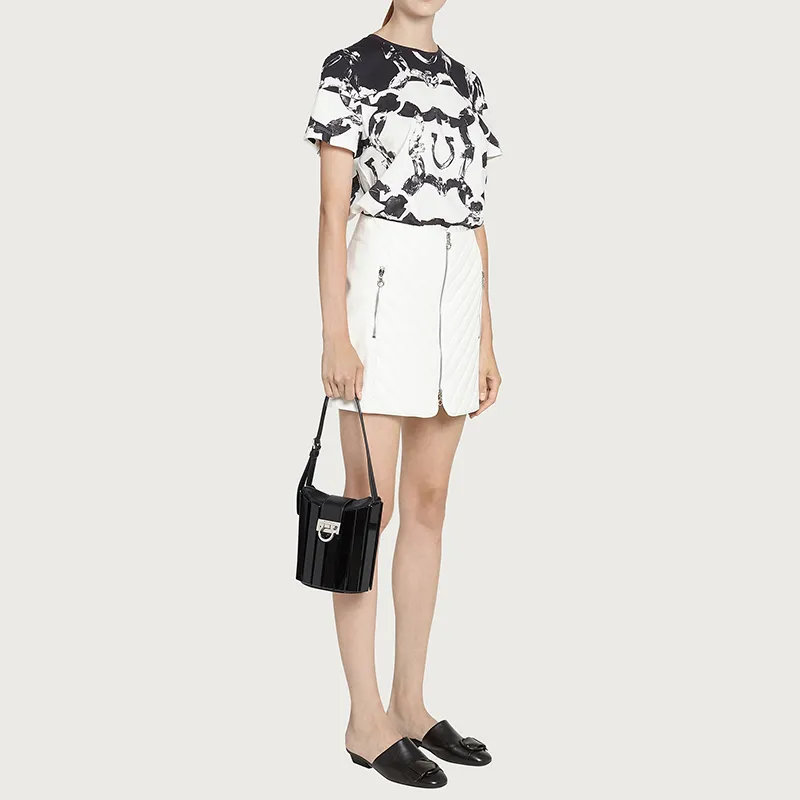 Ferragamo Trifolio Shoulder Bags-4