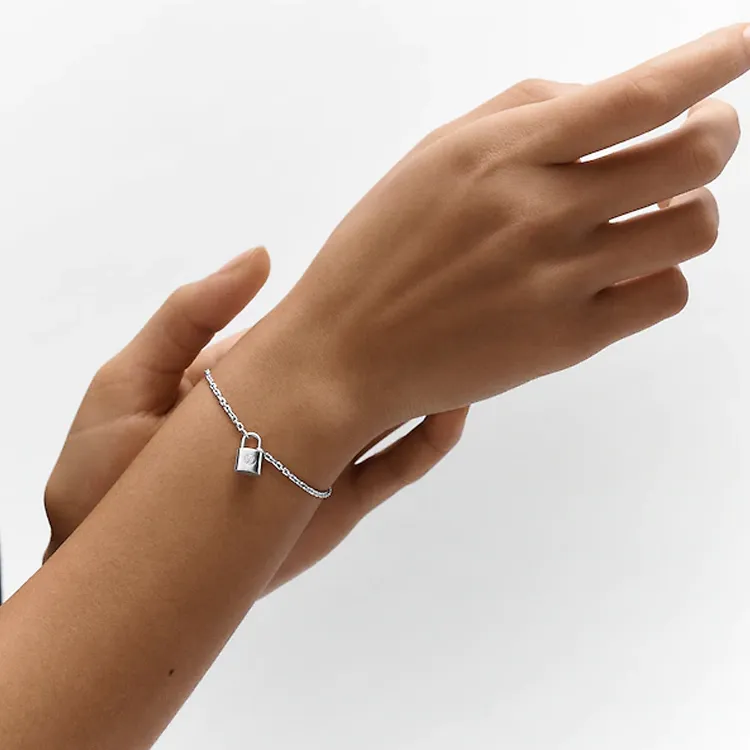 LOUIS VUITTON SiLOUIS VUITTONer Lockit Bracelet Sterling SiLOUIS VUITTONer-3