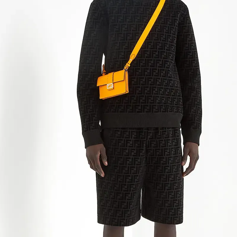 FENDI Baguette Shoulder Bags-4