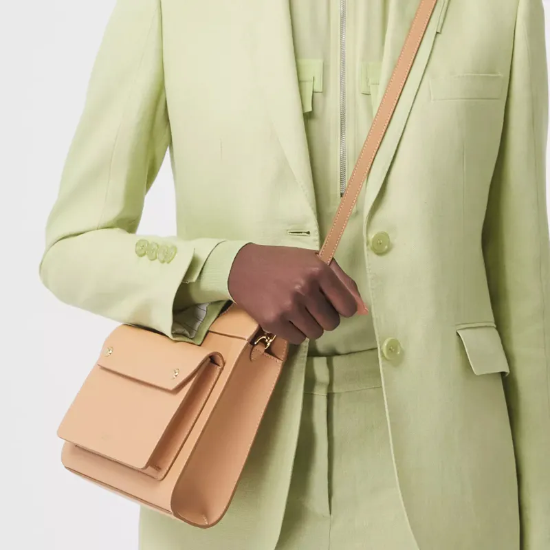 Burberry Leather Pocket Bag Tote Bag Shopping Bag Portable Crossbody Bag Shoulder Bag Mini Unisex Warm Sand-6