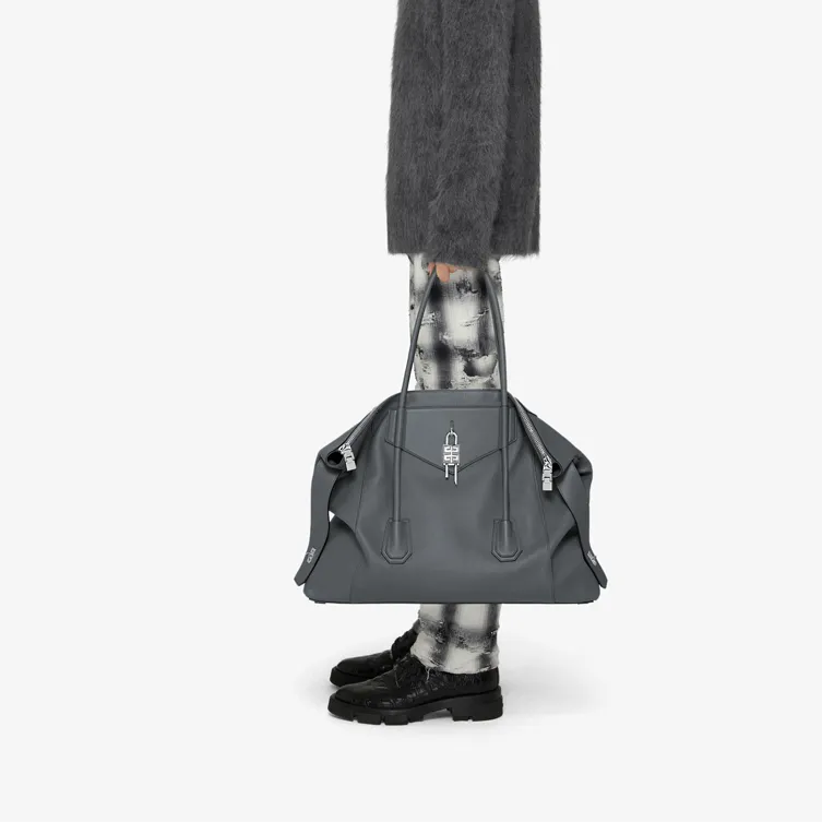 Givenchy Antigona Handbags-5