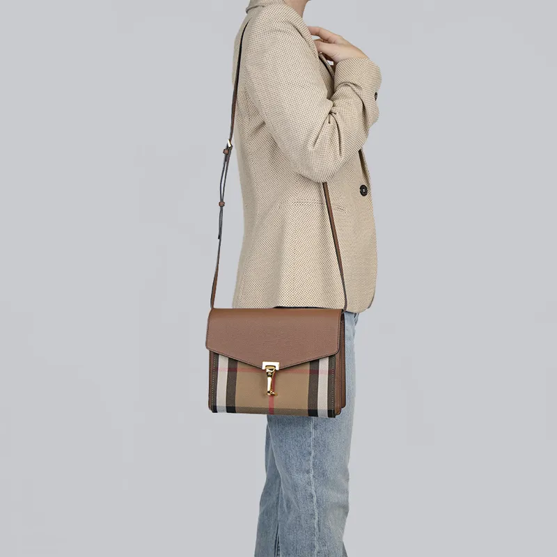 Burberry Cow Leather Messenger Bag Shoulder Bag Crossbody Bag Small Size Women's Brown-4