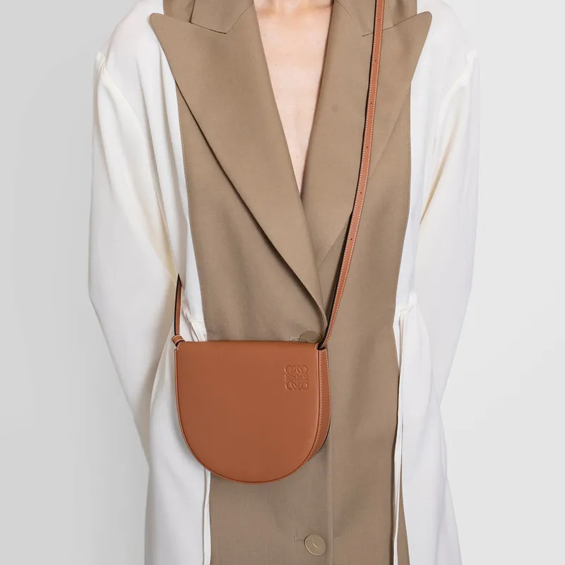 LOEWE Heel Cow Leather Semi-Round Horse Shoe Bag Crossbody Bag Shoulder Bag Women's Tan-4