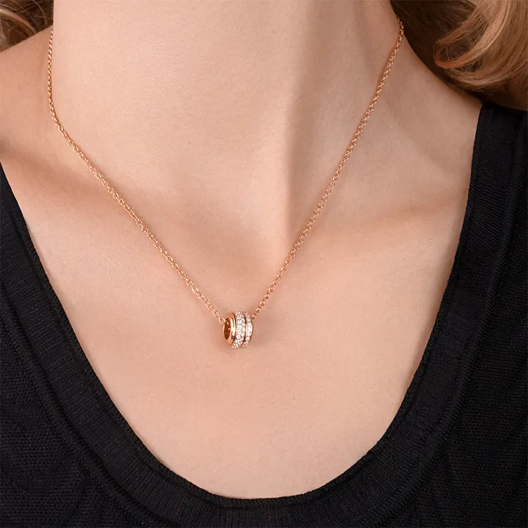 PIAGET Possession Turn Life On Diamond Pink Diamond Embellished Necklaces Women's Rose Gold-1