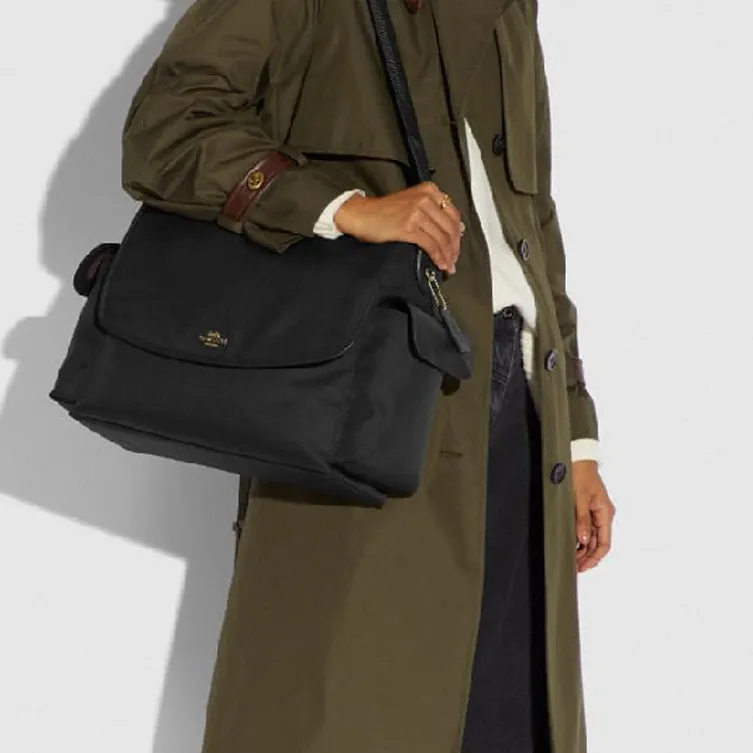 COACH Baby Leather Detail Messenger Bag, Shoulder Bag, Crossbody Bag Large Size Unisex Black-4