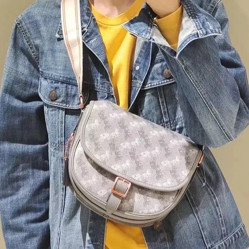 COACH Hitch Crossbody Bags-3