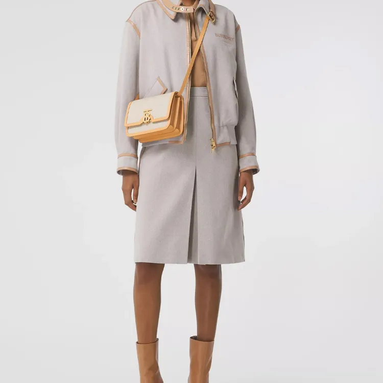 Burberry Canvas With Leather Canvas Bag Lock Shoulder Bag Crossbody Bag Women's Warm Sand-6