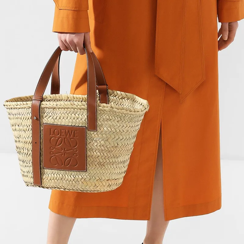 LOEWE Logo Patch Basket Bag-10