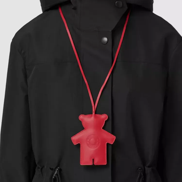 Burberry Thomas Pendants Unisex-1