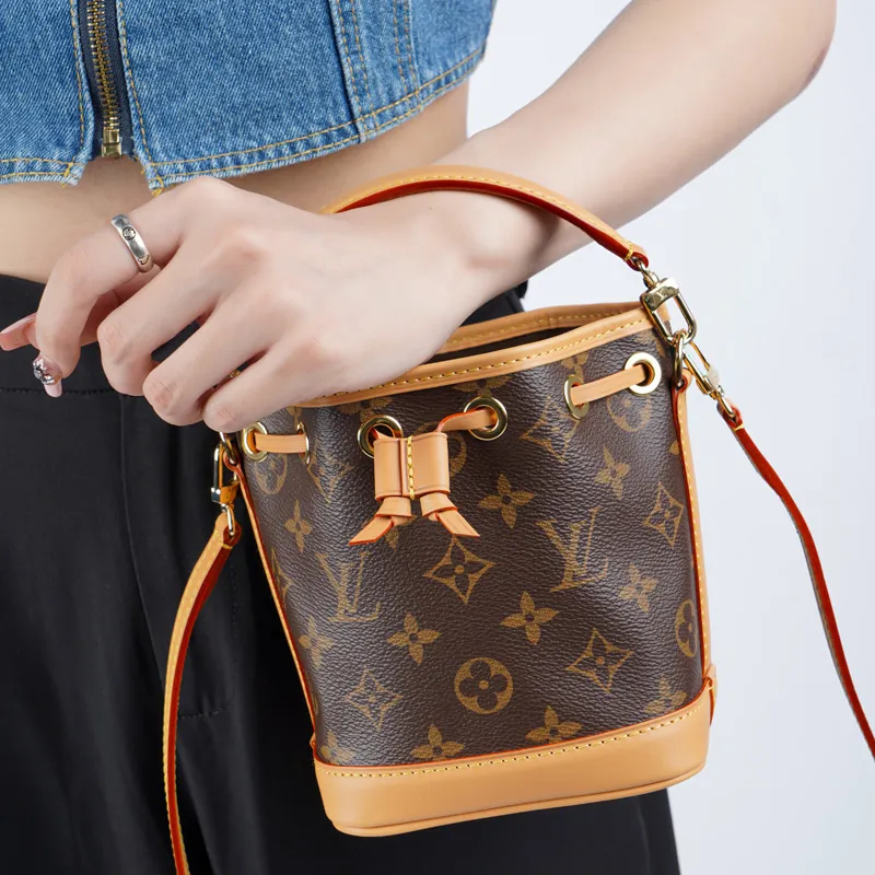 LOUIS VUITTON Nano Noé-8