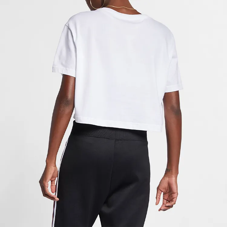 Nike Sportswear Essential Women's Cropped Logo T Shirt-2