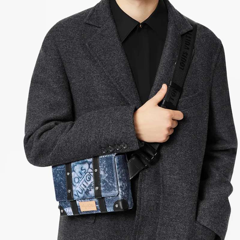 LOUIS VUITTON Trunk Slingbag Damier Salt Marine-6