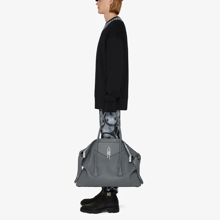 Givenchy Tag Effect Embossed Chain Collar Sweatshirt-3