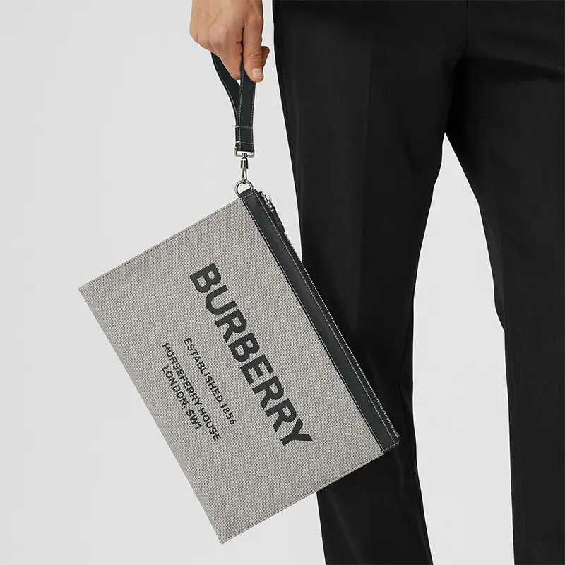 Burberry Horseferry Print Large Pouch Black/Grey-6