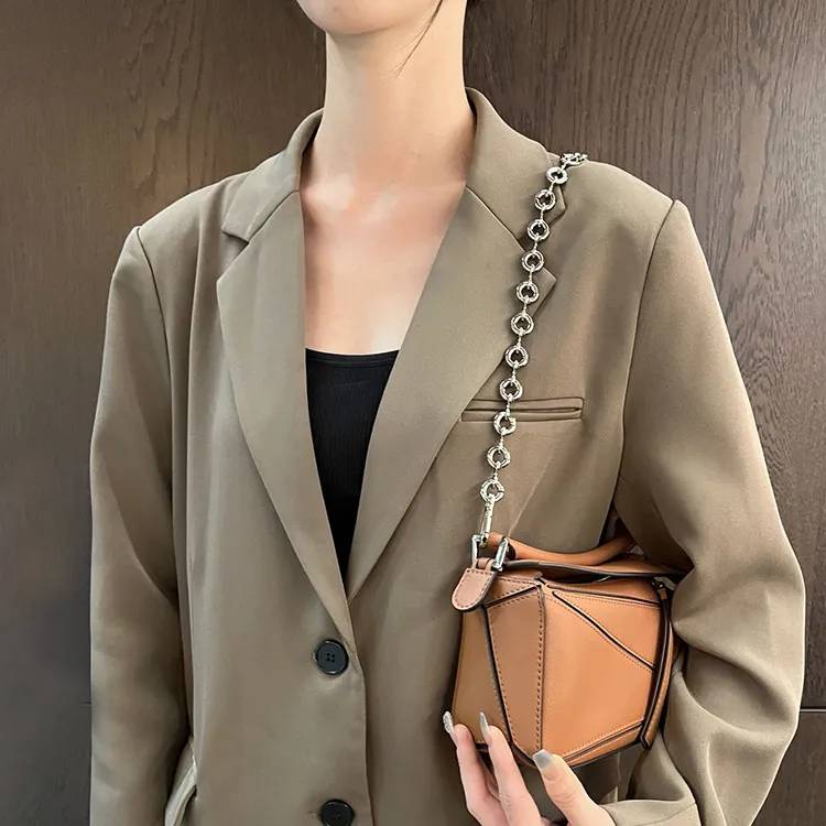 Luxury Care Artisan Workshop Metal Shoulder Bag Crossbody Bag With Shoulder Strap Women's Silver/Gold-1