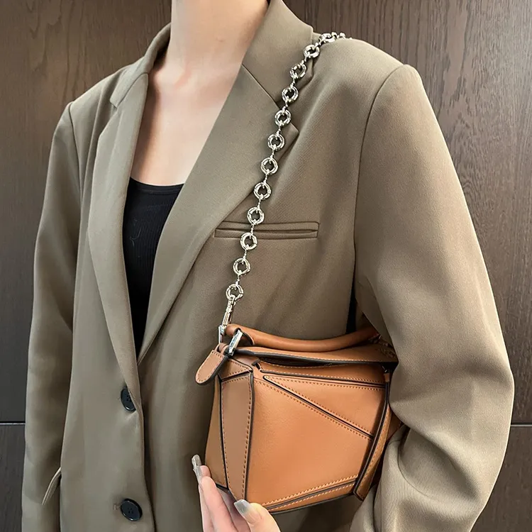Luxury Care Artisan Workshop Metal Shoulder Bag Crossbody Bag With Shoulder Strap Women's Silver/Gold-2