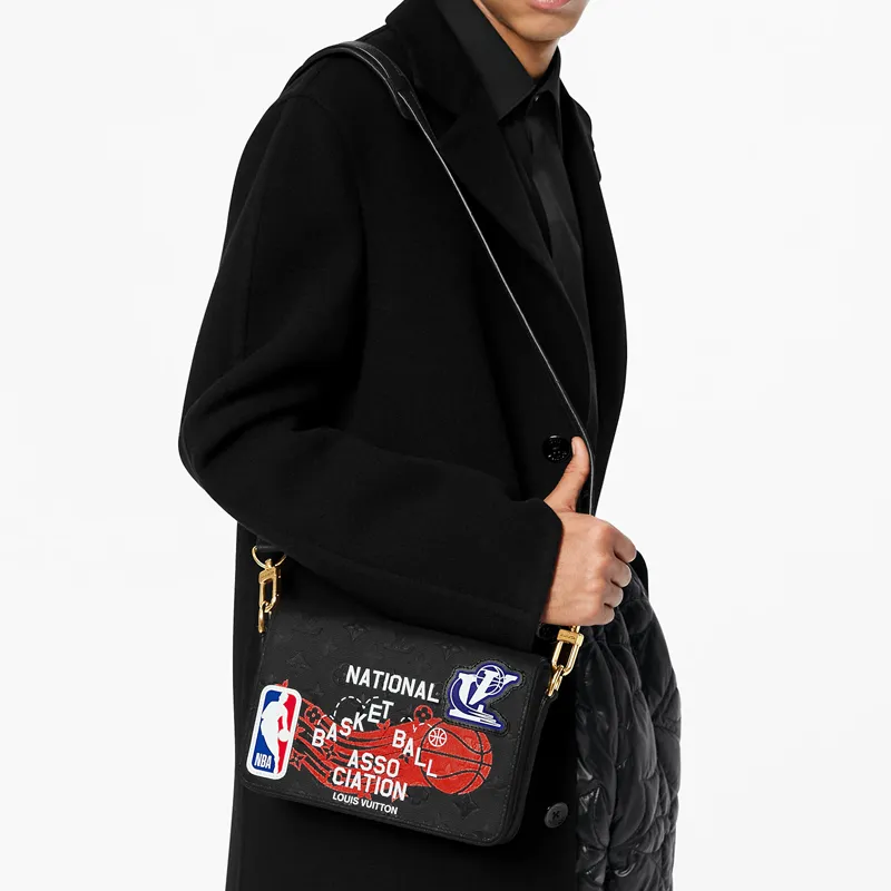 LOUIS VUITTON X Nba Studio Messenger Black-5