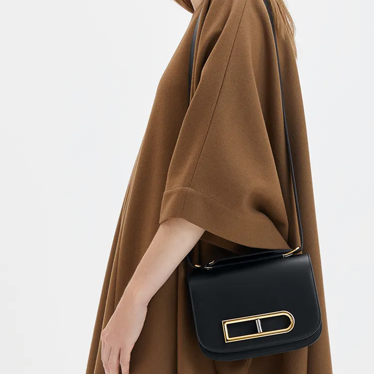 Delvau Smooth Calf Leather Crossbody Bag, Shoulder Bag Women's Bright Black-5