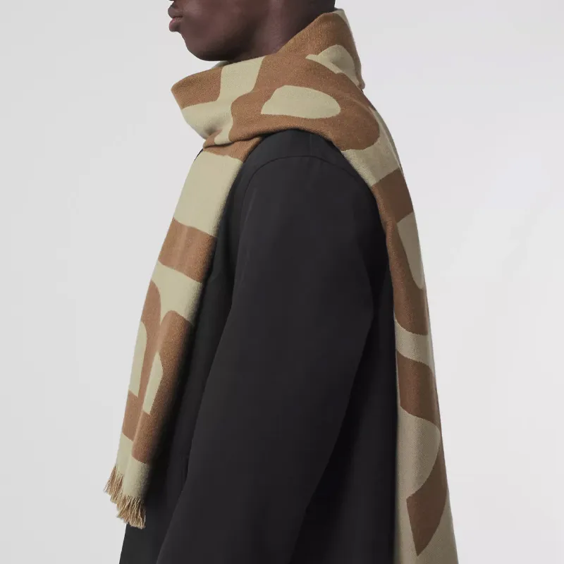 Burberry Two Toned Logo Intarsia Scarf-2