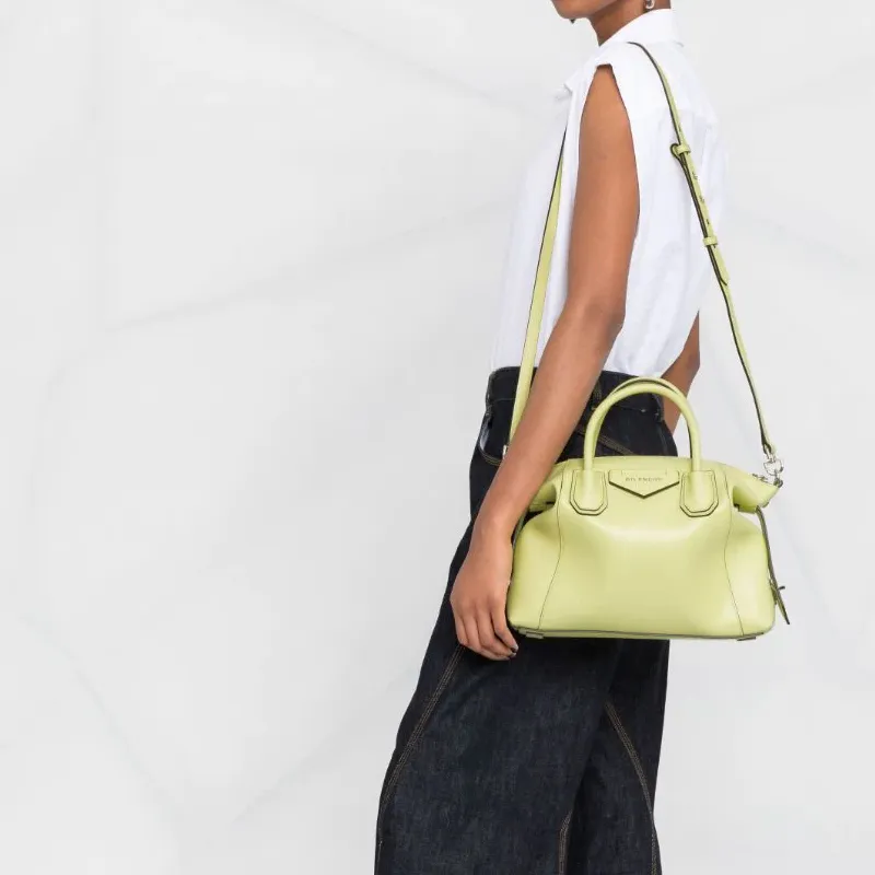 Givenchy Antigona Handbags-4