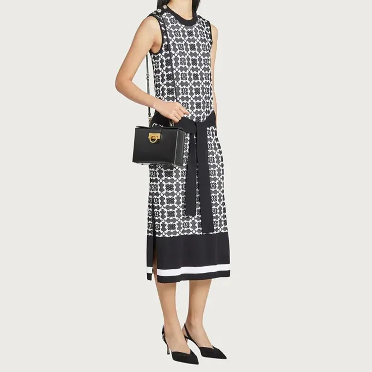 Ferragamo Trifolio Handbags-4