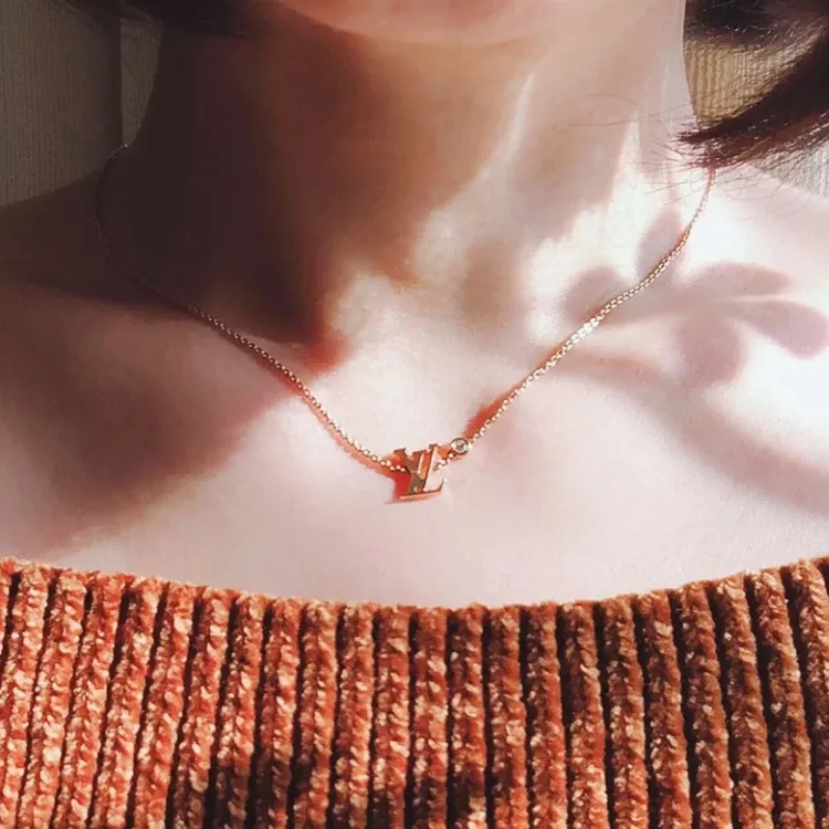 LOUIS VUITTON Idylle Blossom Lv Pendant Pink Gold And Diamond-3