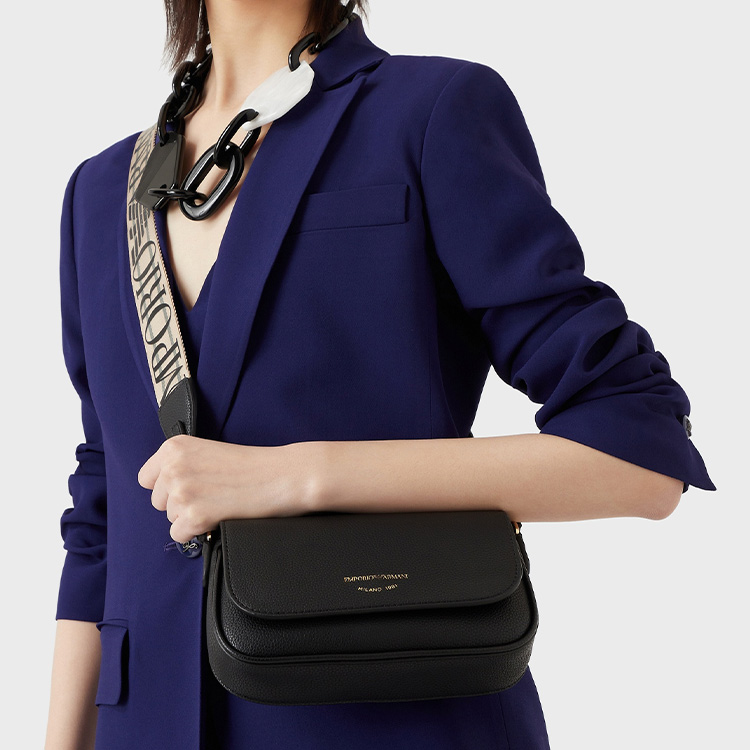 ショルダーバッグ・ポシェット EMPORIO ARMANI Women Shoulder Bags Y3D159YFN6E81386 Black Shoulder Bags - Women's Bags | Emporio Armani
