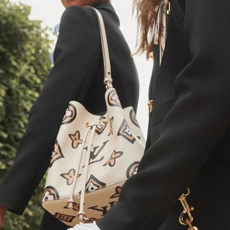 LOUIS VUITTON Neonoe Mm Wild At Heart Cream-5