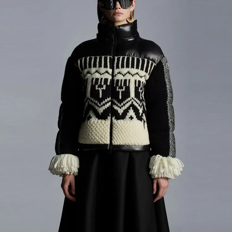 Moncler FW21 Geometric Pattern Abstract Pattern Hooded Cropped Down Jacket Women's Black Silk White-1