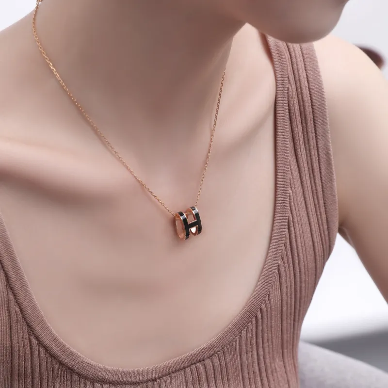 HERMES Mini Pop H Pendant Noir-5