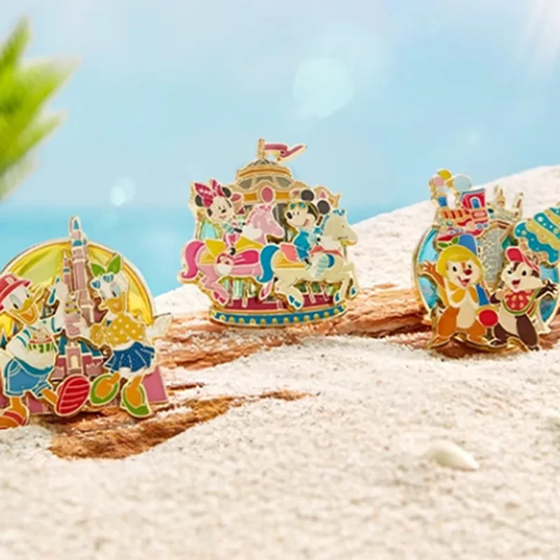 Disney Mickey Mouse And Friends Summer Fun Collection Donald Duck Daisy Badge IP Merch Shanghai Disney-1