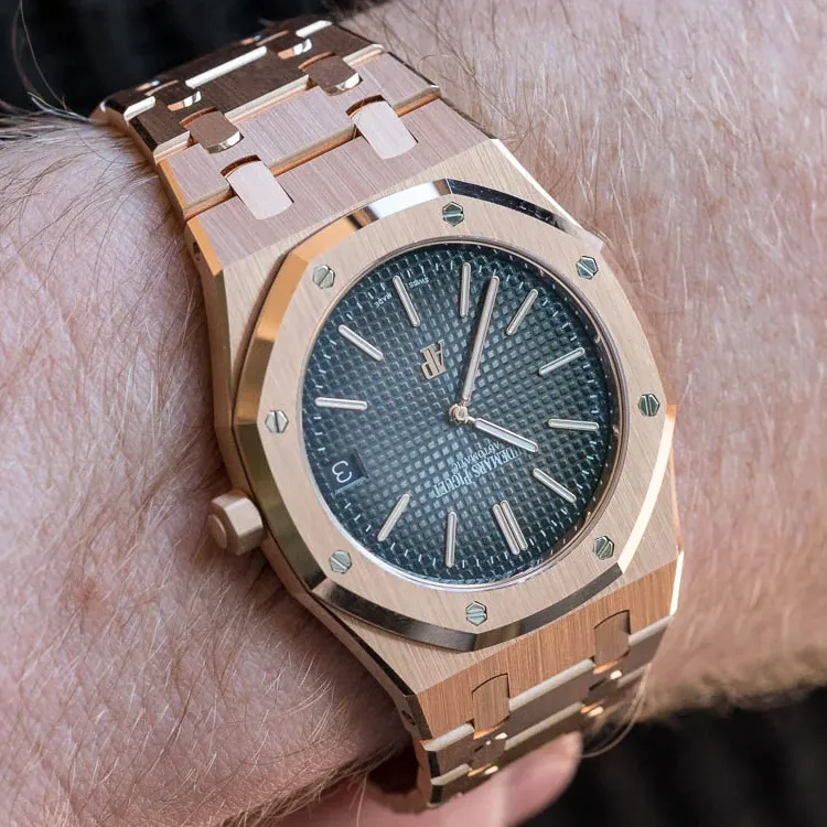 AUDEMARS PIGUET 2016 Pre owned Royal Oak Jumbo 39mm-4