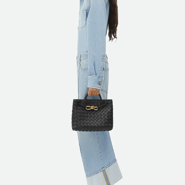 Bottega Veneta Small Andiamo Black-5
