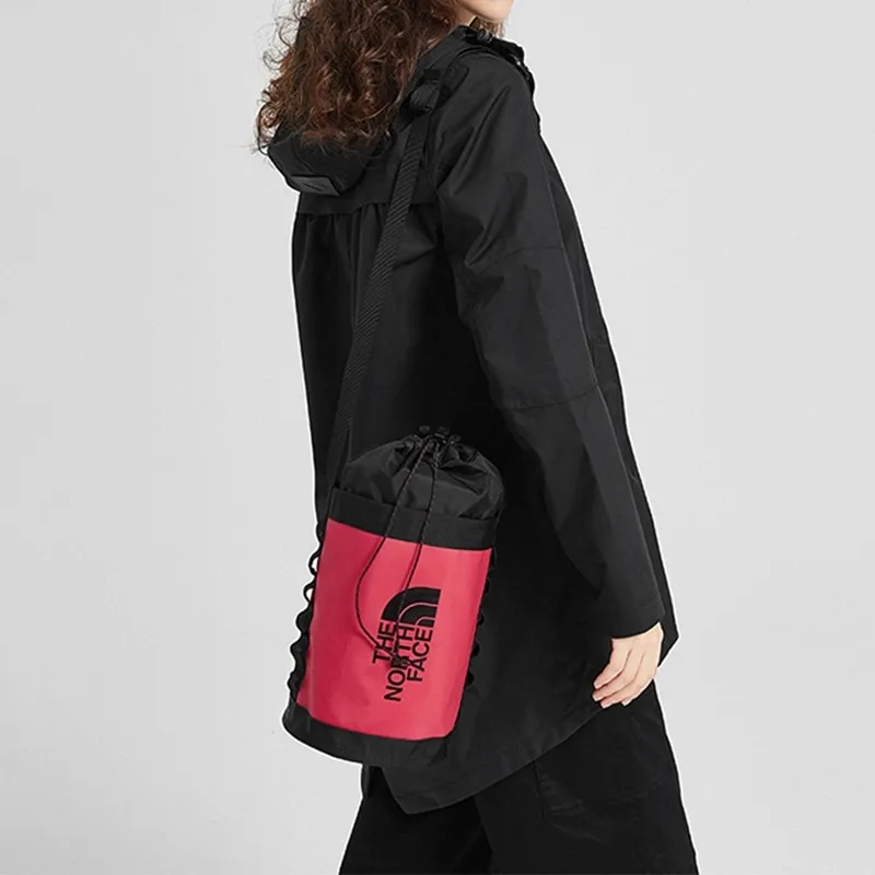 THE NORTH FACE Artificial Polyester Bucket Bags Shoulder Bag Crossbody Bag Regular Fuchsia/Raspberry Red-3