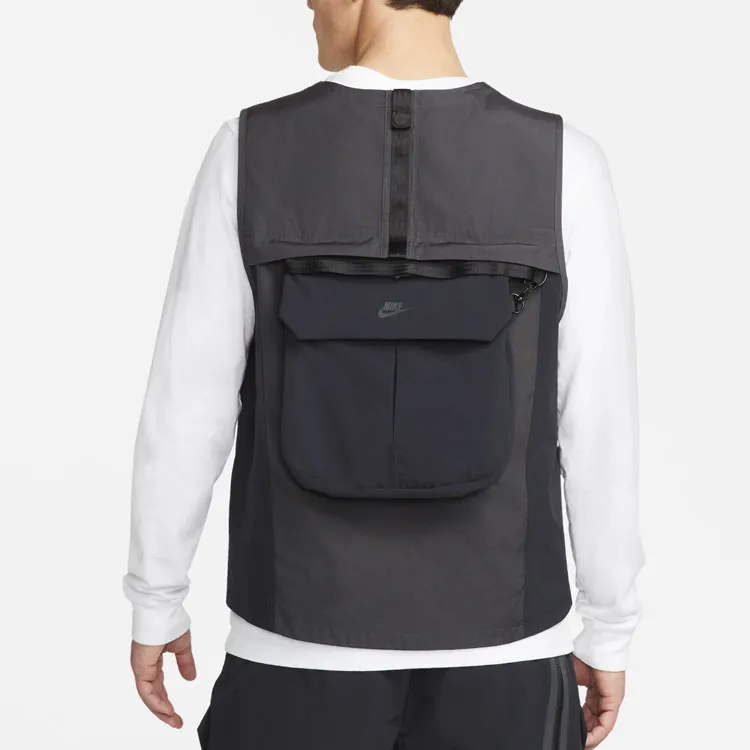 Nike SPORTSWEAR TECH PACK Vests Men Black-4