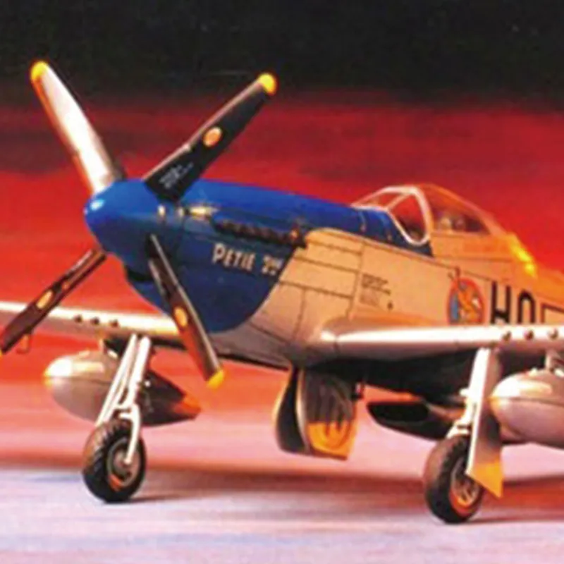 Tamiya NORTH AMERICAN P 51DMUSTANG Model Kits-1