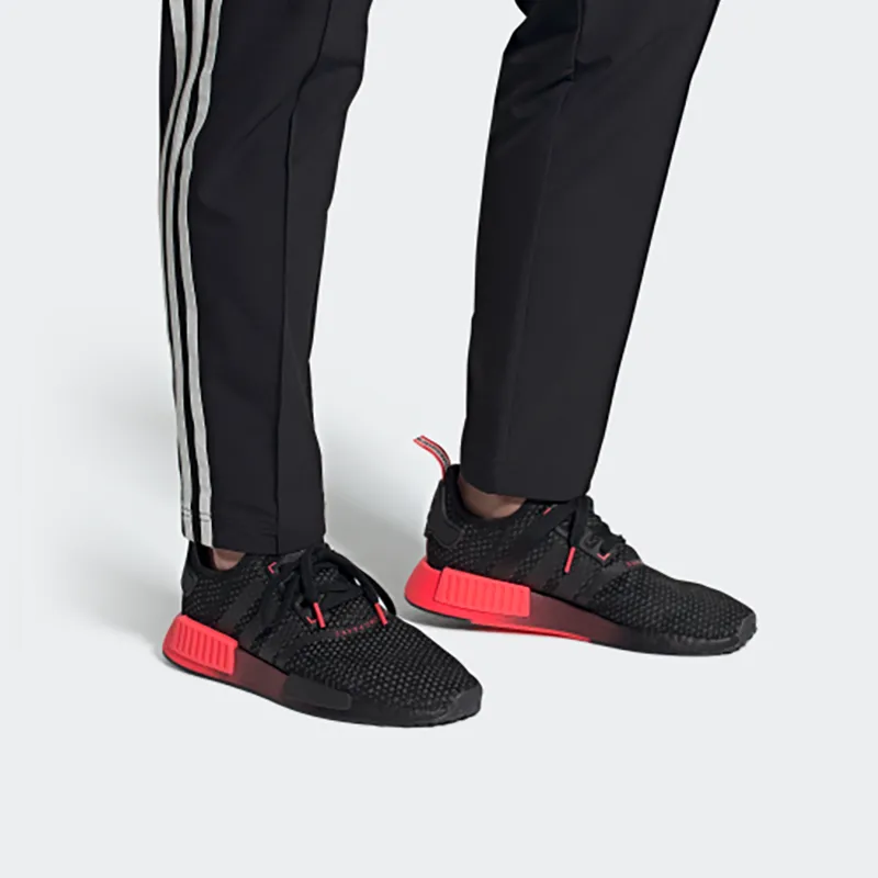 Adidas Originals Nmd R1 Core Black Signal Pink-6