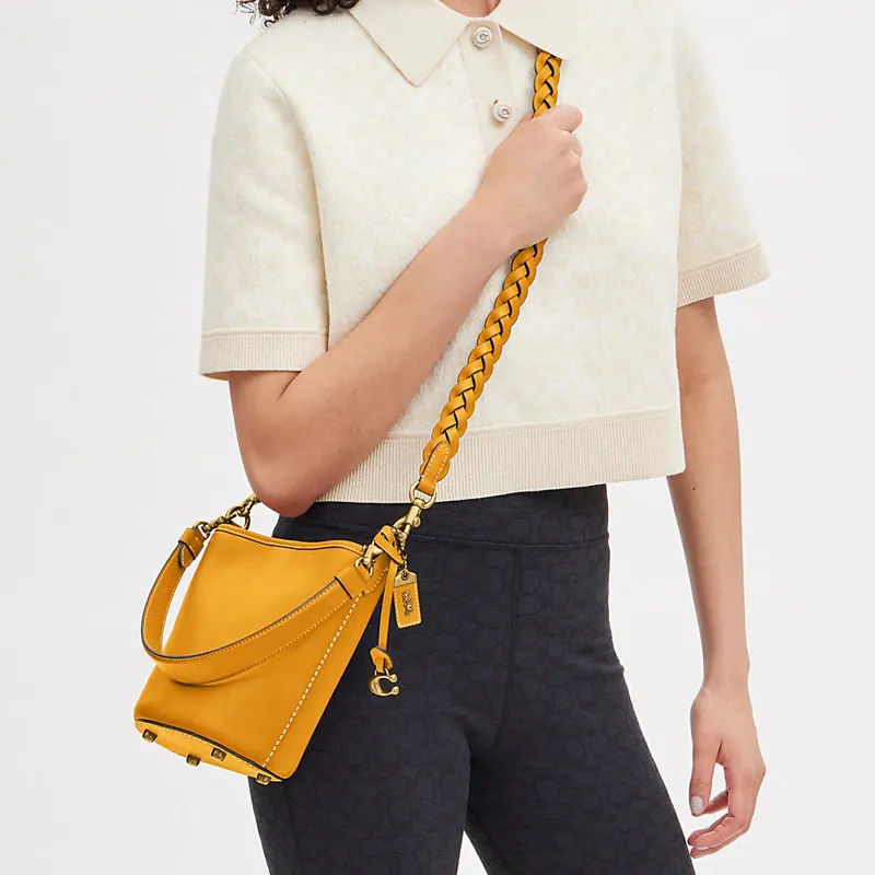 COACH Dakotah Glove Tanning Bucket Bag Portable Crossbody Bag Shoulder Bag Women's Yellow-4