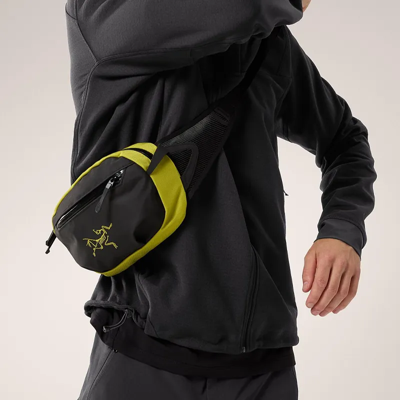 Arcteryx ARRO Nylon One Shoulder Crossbody Fanny Pack Regular Unisex Black Yellow-5