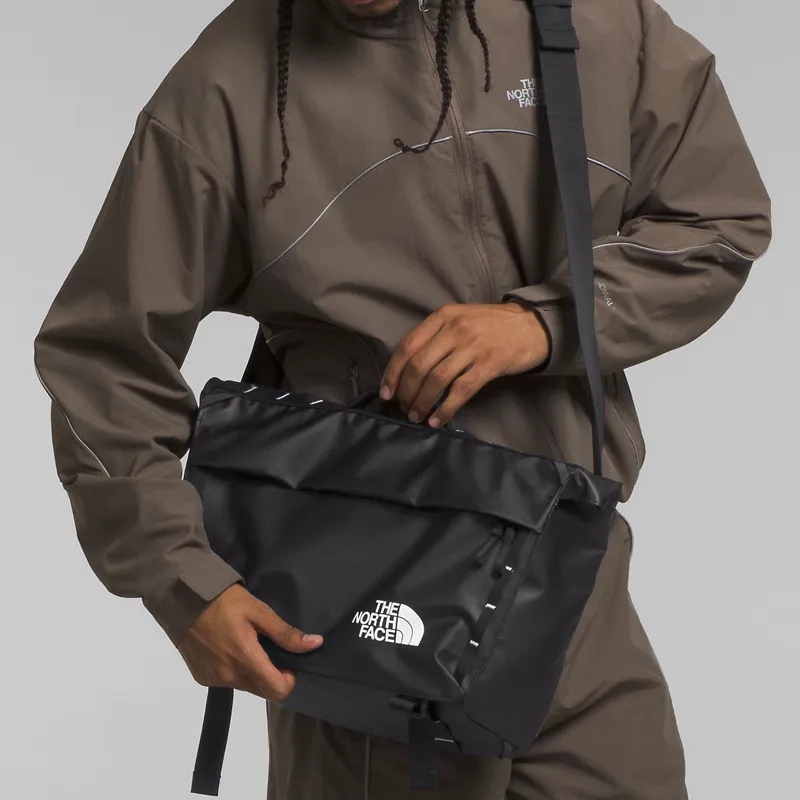 THE NORTH FACE Recycled Material Messenger Bag Crossbody Bag Shoulder Bag Unisex Black-4