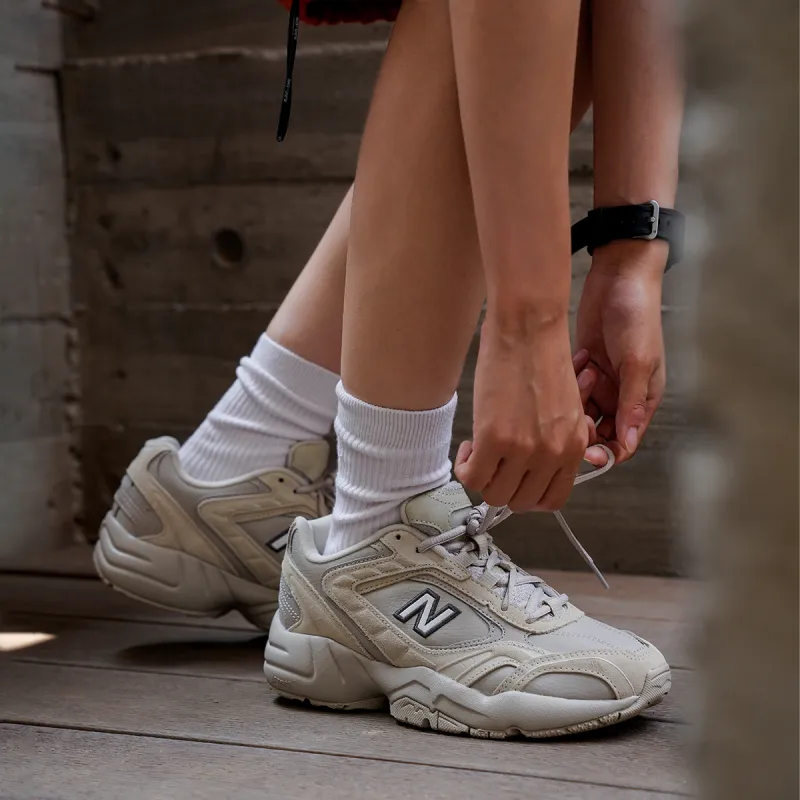 New Balance NB 452 Cushioned Slip Resistant Low Top Chunky Sneakers Women's Greige-5