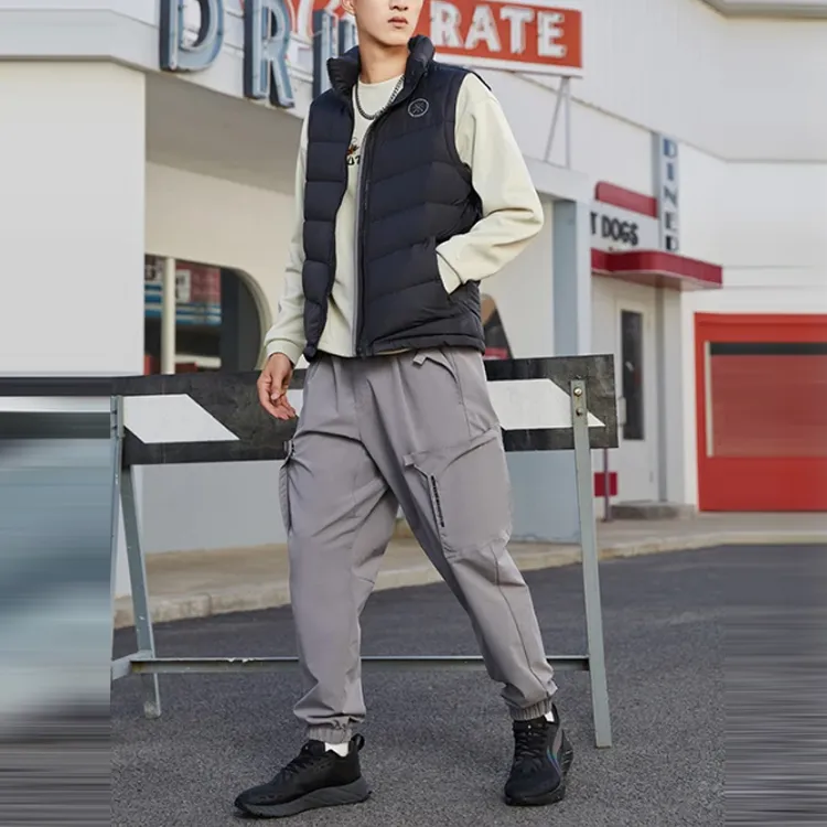 LINING Sports Fashion Collection Vests Men Black-2