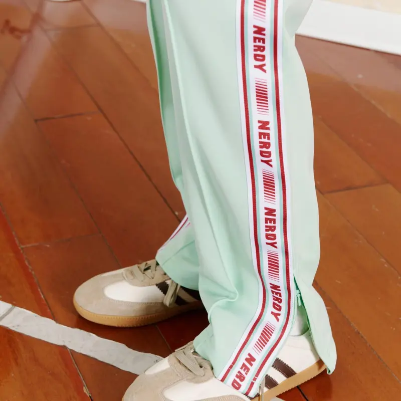 NERDY 22 Knitted Sweatpants Unisex Green-5