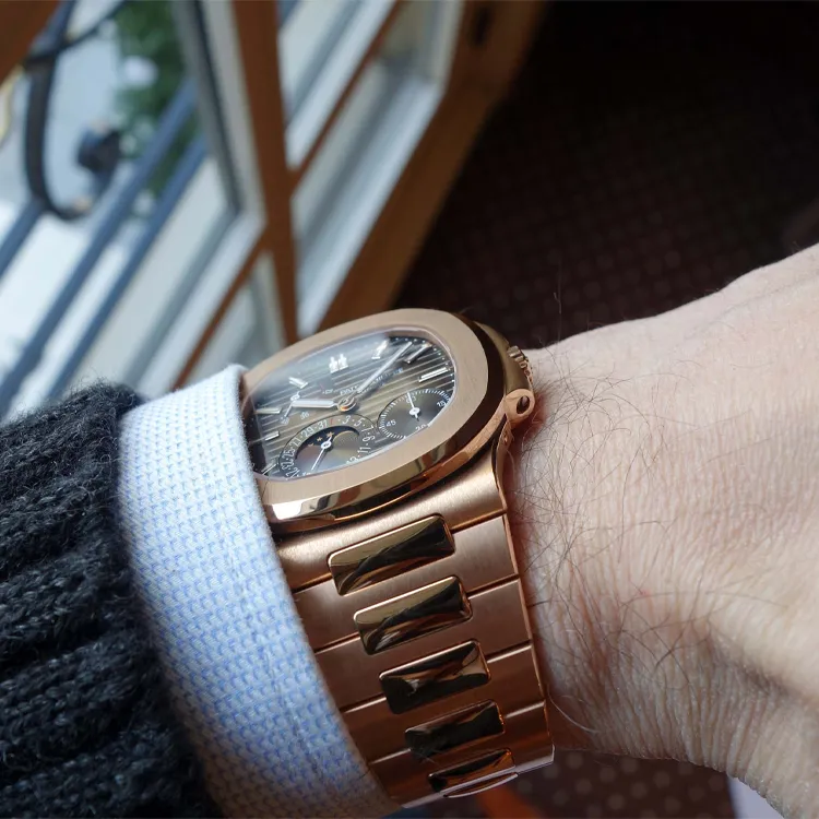 PATEK PHILIPPE Sporty Elegant NAUTILUS Series Nautilus Automatic Mechanical Movement Men's Watch 40mm Coffee Watch Dial-1