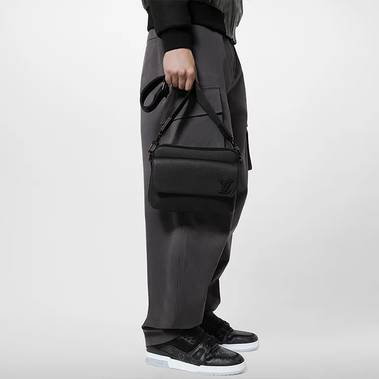 LOUIS VUITTON M24750 Fastline Messenger-8