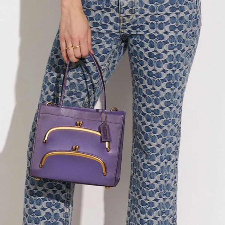 COACH Cashin Leather Tote Bag, Shopping Bag, One Shoulder Handbag Trumpets Women's Purple-4