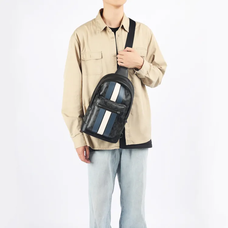 Coach ARGE POUCH IN SIGNATURE CANVAS WITH VARSITY STRIPE-9