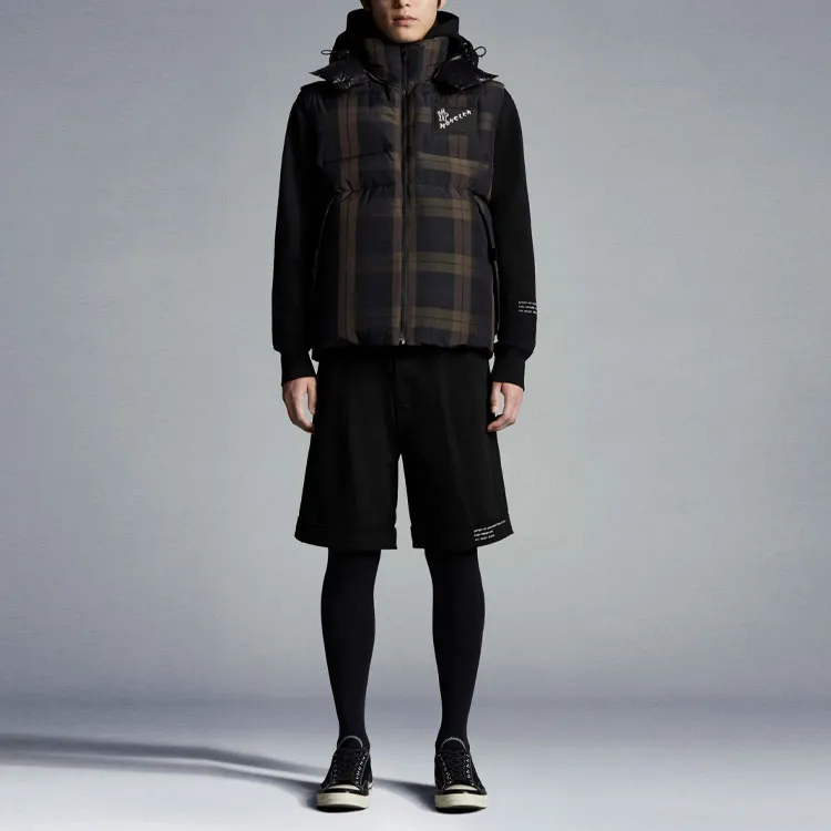 Moncler FW21 Casual Shorts Men Black-3