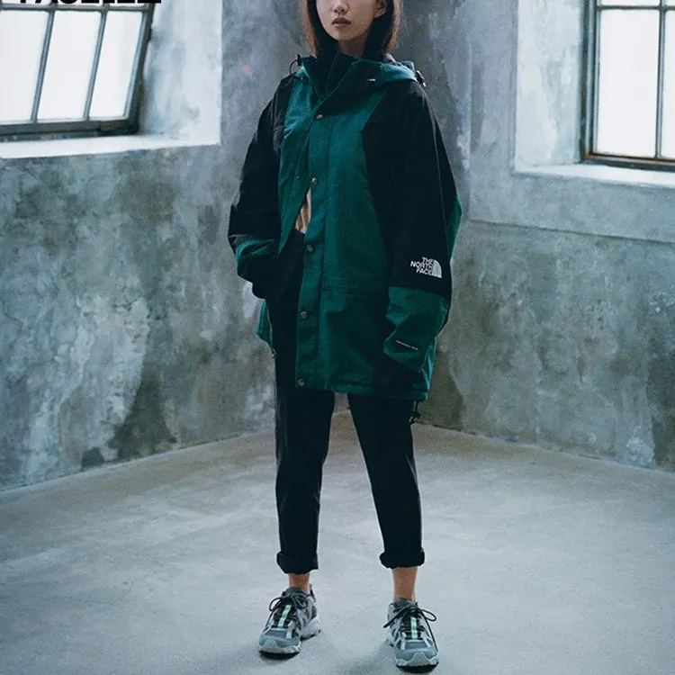 THE NORTH FACE Mountain Waterproof And Breathable Windbreaker Jacket Unisex Green-3