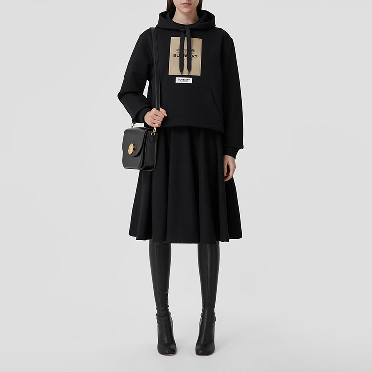 国内発 BURBERRY ロゴブラックコットンポケット長袖フーディー 20250107-82fafa908f6a108a-